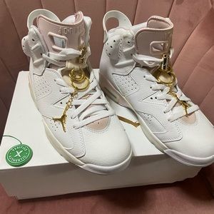 Women’s Air Jordan 6 Retro Gold Hoops